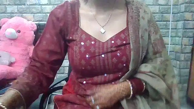 Snapshot of Sexy_iknoor chatting on October 2025 03:51:02 AM Sexy iknoor online show from October 2025 03:51:02 AM