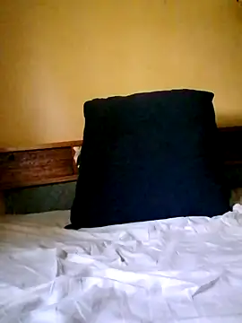 Snapshot of pretty-donna chatting on October 2025 07:29:01 AM pretty-donna online show from October 2025 07:29:01 AM