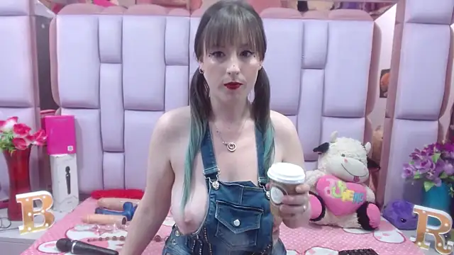 Snapshot of Belly_Rosse chatting on March 2025 02:29:02 PM Belly Rosse online show from March 2025 02:29:02 PM