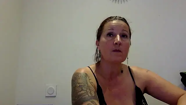 feline27 online show from October 2025 07:14:01 PM