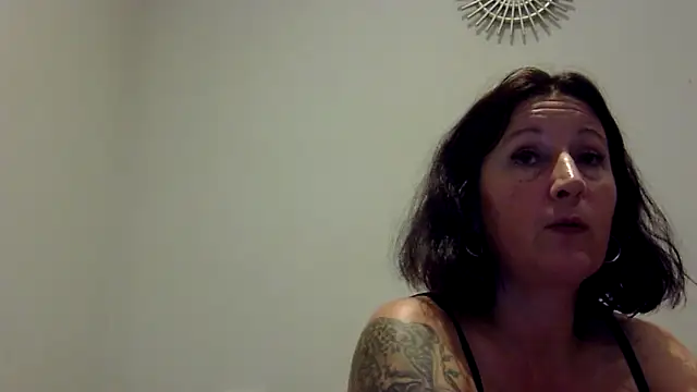 feline27 online show from November 2025 08:12:01 PM