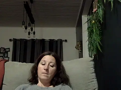 feline27 online show from November 2025 10:10:02 PM