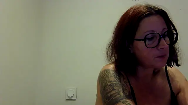 feline27 online show from October 2025 09:25:02 PM