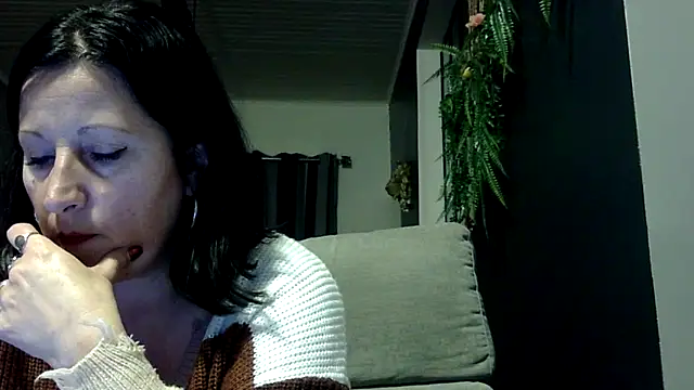 feline27 online show from January 2026 05:50:01 PM