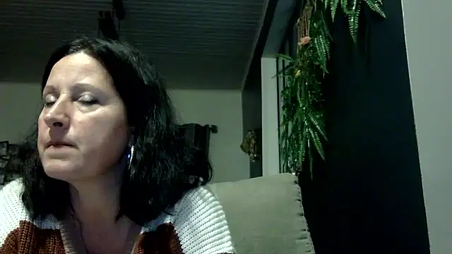 feline27 online show from January 2026 04:58:01 PM