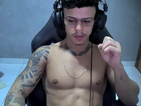 Gust027 online show from April 2026 03:45:02 AM