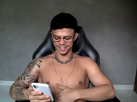 Gust027 online show from April 2026 05:17:02 PM