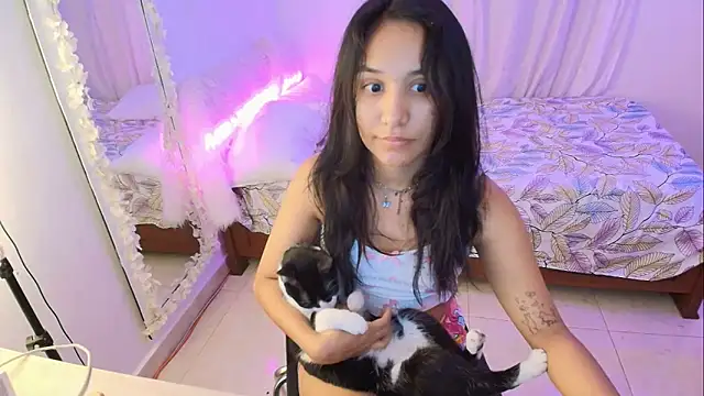 Nanami 19 online show from November 2025 06:52:02 PM