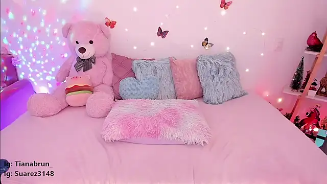 Snapshot of Zara_uwu_ chatting on February 2025 03:08:01 PM Zara uwu online show from February 2025 03:08:01 PM