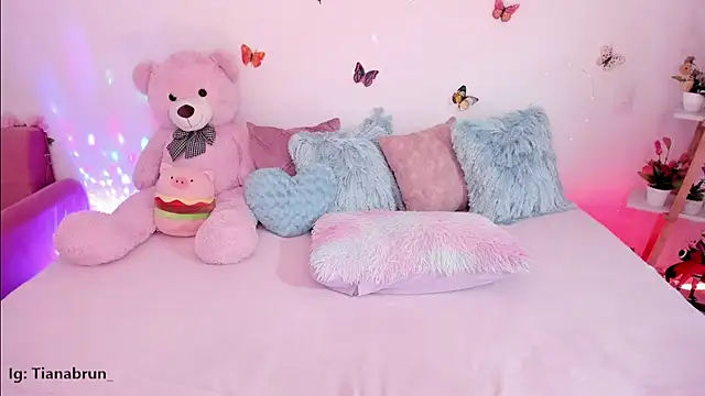 Zara uwu  online show from November 2025 10:41:01 AM