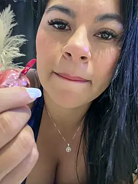 Margaret Saunders online show from April 2026 12:06:02 AM