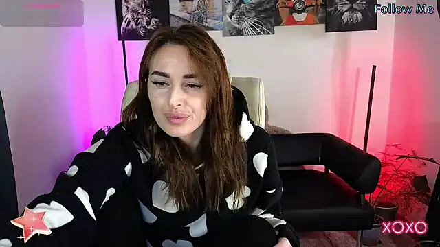 xx adrihanna xx online show from March 2025 05:13:02 PM