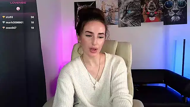 xx adrihanna xx online show from February 2025 09:03:02 PM