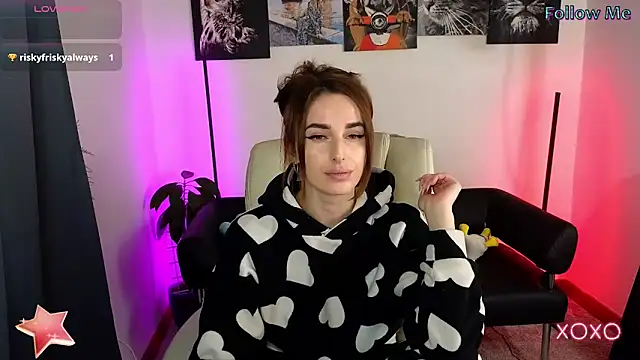xx adrihanna xx online show from March 2025 05:55:02 PM