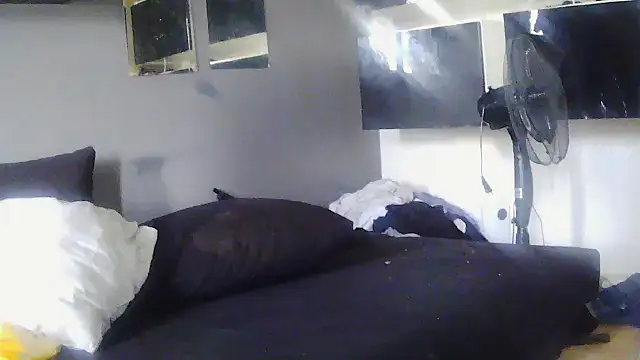 Snapshot of Bebemickey75 chatting on November 2025 03:27:02 PM Bebemickey75 online show from November 2025 03:27:02 PM