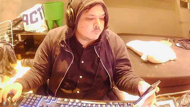 Snapshot of Bebemickey75 chatting on November 2025 04:39:01 PM Bebemickey75 online show from November 2025 04:39:01 PM