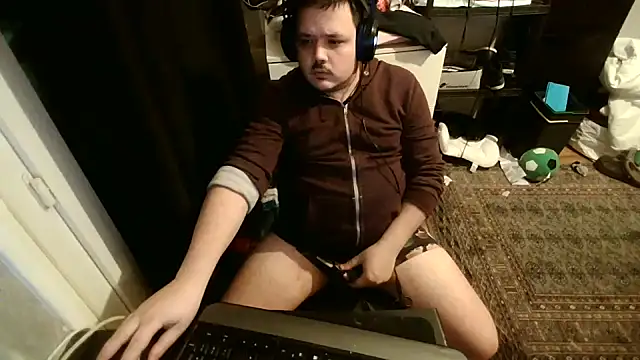 Snapshot of Bebemickey75 chatting on February 2025 04:36:02 AM Bebemickey75 online show from February 2025 04:36:02 AM