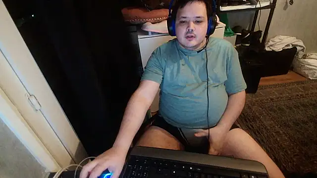 Snapshot of Bebemickey75 chatting on February 2025 06:39:01 PM Bebemickey75 online show from February 2025 06:39:01 PM