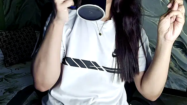 Snapshot of Sima--Roy chatting on November 2025 07:25:01 PM Sima--Roy online show from November 2025 07:25:01 PM