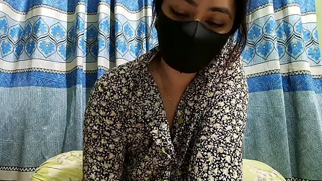 Snapshot of Sima--Roy chatting on November 2025 05:50:01 PM Sima--Roy online show from November 2025 05:50:01 PM