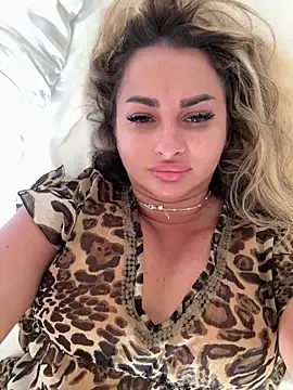 Denisse Perry online show from November 2025 03:12:01 PM