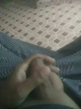 Snapshot of deshifuckers chatting on January 2025 02:06:01 AM deshifuckers online show from January 2025 02:06:01 AM