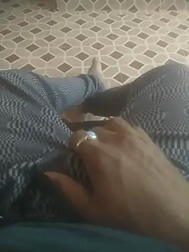 Snapshot of deshifuckers chatting on January 2025 02:21:02 AM deshifuckers online show from January 2025 02:21:02 AM