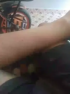 Snapshot of deshifuckers chatting on March 2025 03:43:01 AM deshifuckers online show from March 2025 03:43:01 AM