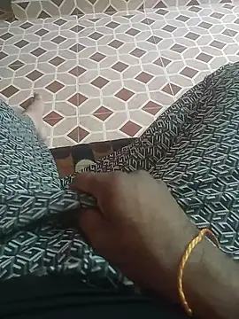 Snapshot of deshifuckers chatting on February 2025 02:57:02 AM deshifuckers online show from February 2025 02:57:02 AM