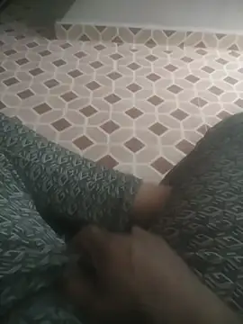 Snapshot of deshifuckers chatting on January 2025 02:04:02 AM deshifuckers online show from January 2025 02:04:02 AM