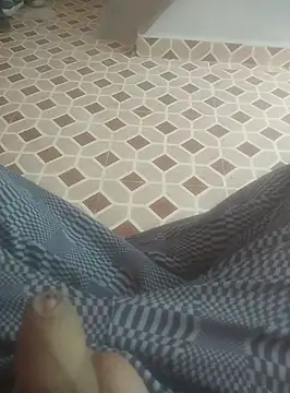 Snapshot of deshifuckers chatting on January 2025 02:40:02 AM deshifuckers online show from January 2025 02:40:02 AM