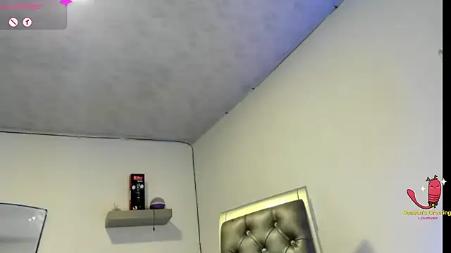 Snapshot of Angelblue_ chatting on December 2025 12:18:01 PM Angelblue online show from December 2025 12:18:01 PM