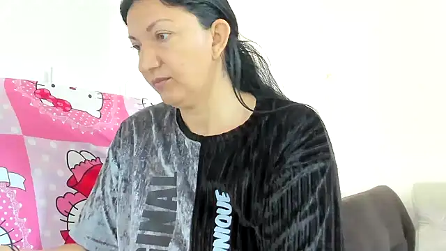 Angelblue  online show from September 2025 12:00:02 PM