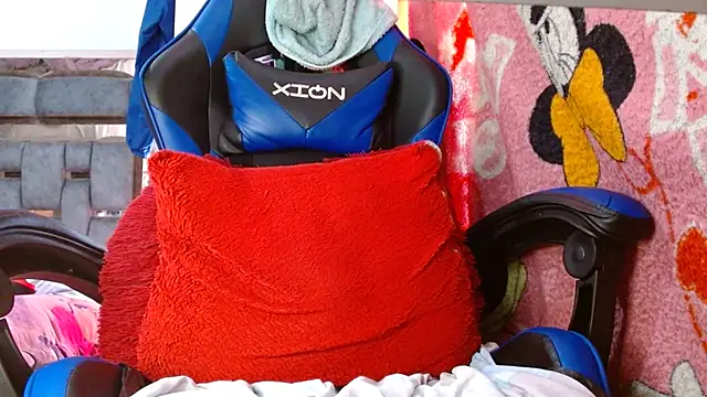 Snapshot of coral1727 chatting on March 2025 05:52:02 PM coral1727 online show from March 2025 05:52:02 PM