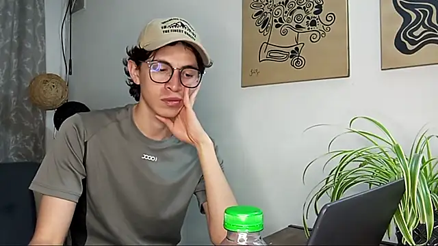 Snapshot of Norehg chatting on October 2025 11:58:01 PM Norehg online show from October 2025 11:58:01 PM