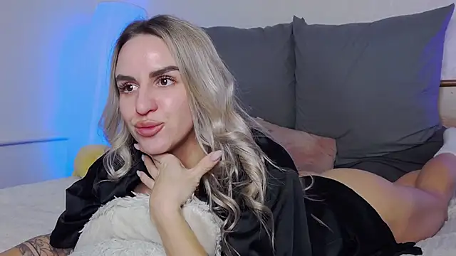 SofiJames online show from December 2025 06:57:02 AM