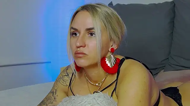 SofiJames online show from September 2025 06:51:01 AM