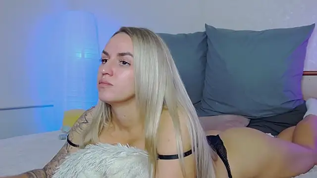 SofiJames online show from September 2025 07:00:01 AM