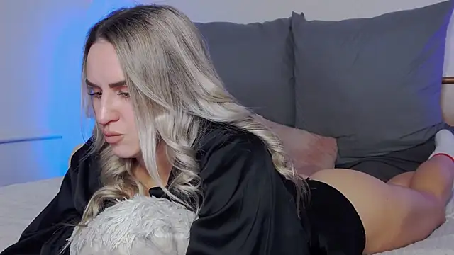 SofiJames online show from December 2025 06:45:02 AM