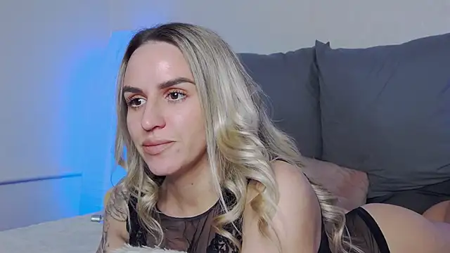 SofiJames online show from December 2025 06:40:01 AM