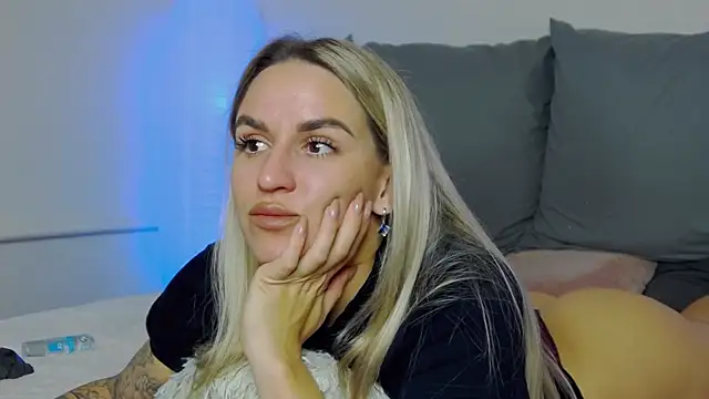 SofiJames online show from November 2025 07:23:02 AM