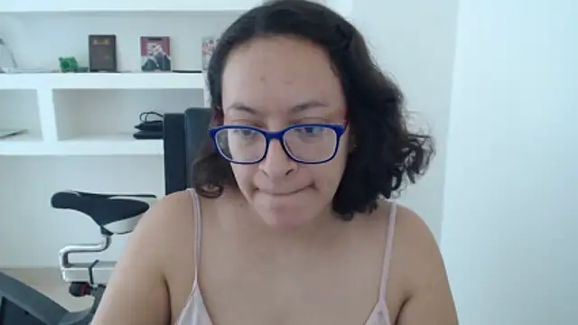 evelin king online show from November 2025 03:26:01 PM