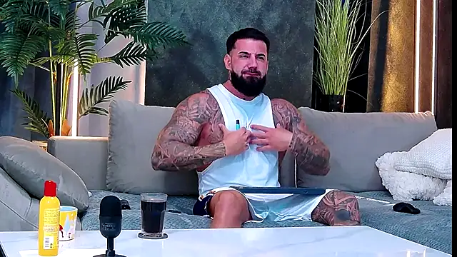 masterkingofmusclee online show from October 2025 08:21:02 PM
