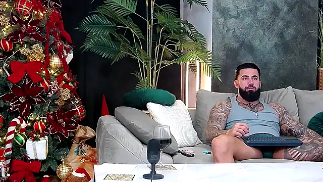 masterkingofmusclee online show from December 2025 09:53:02 PM