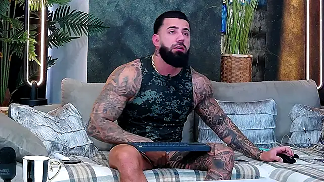 masterkingofmusclee online show from November 2025 07:33:02 AM