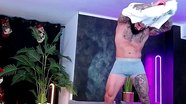 masterkingofmusclee online show from December 2025 09:38:02 PM