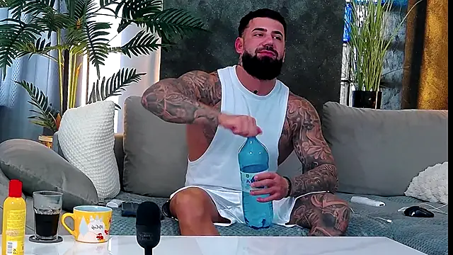 masterkingofmusclee online show from October 2025 11:33:01 AM
