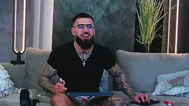 masterkingofmusclee online show from March 2025 10:10:01 PM