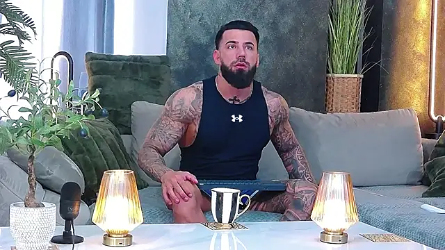 masterkingofmusclee online show from April 2026 08:04:01 AM