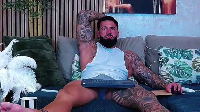 Snapshot of masterkingofmusclee chatting on June 2026 07:59:01 AM masterkingofmusclee online show from June 2026 07:59:01 AM